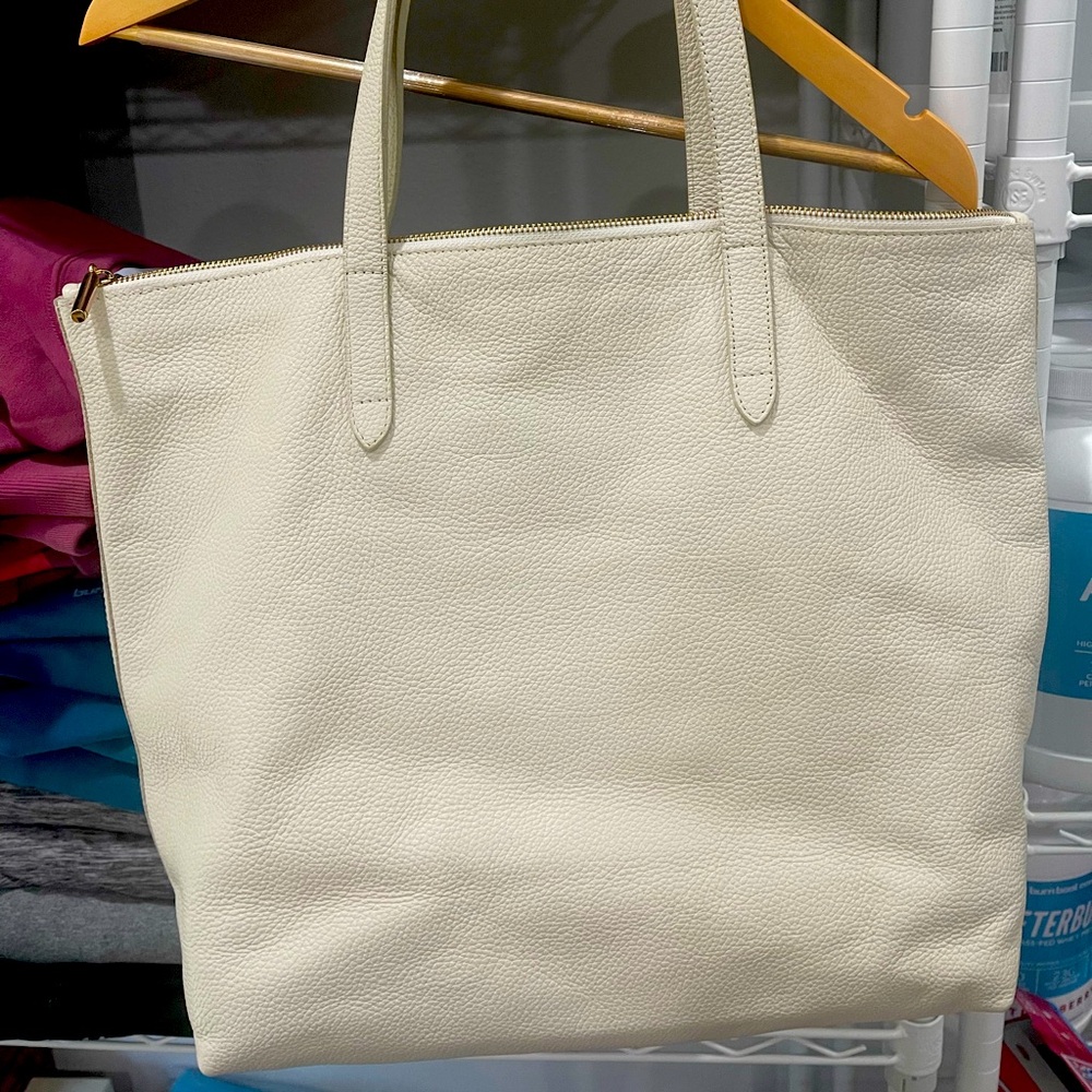 Cuyana zippered leather tote (discontinued)